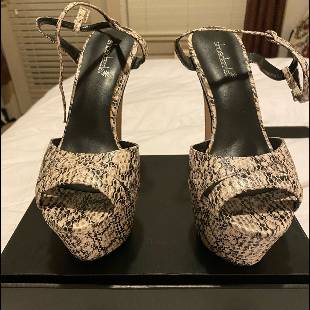 Snake platforms SOLD